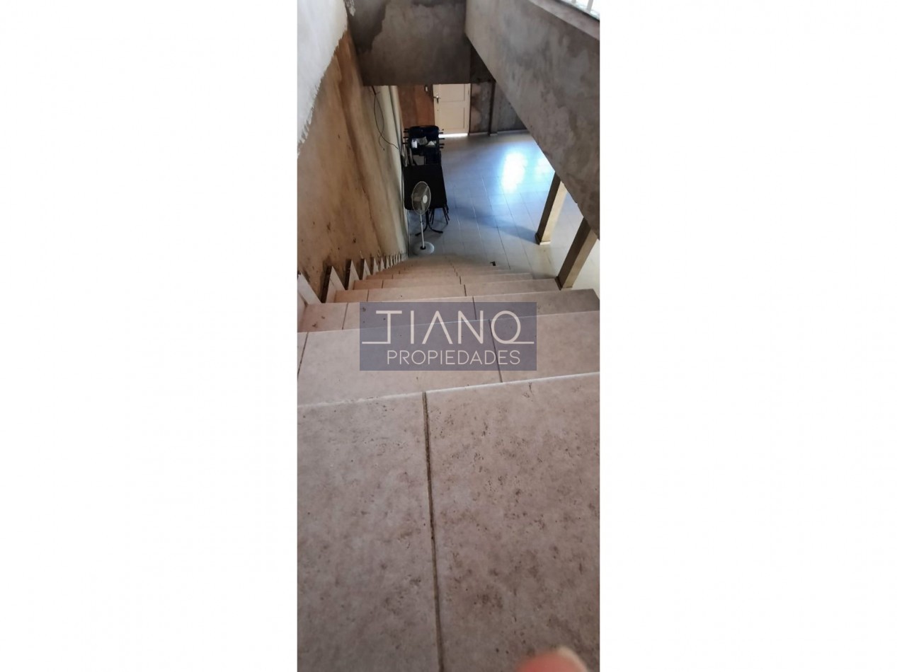 CASA EN 2 PLANTAS + DEPARTAMENTO 3 AMB - APTO CREDITO