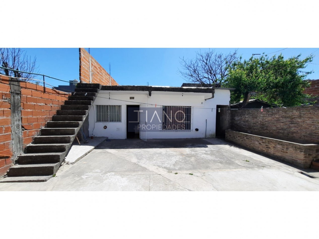 CASA EN 2 PLANTAS + DEPARTAMENTO 3 AMB - APTO CREDITO