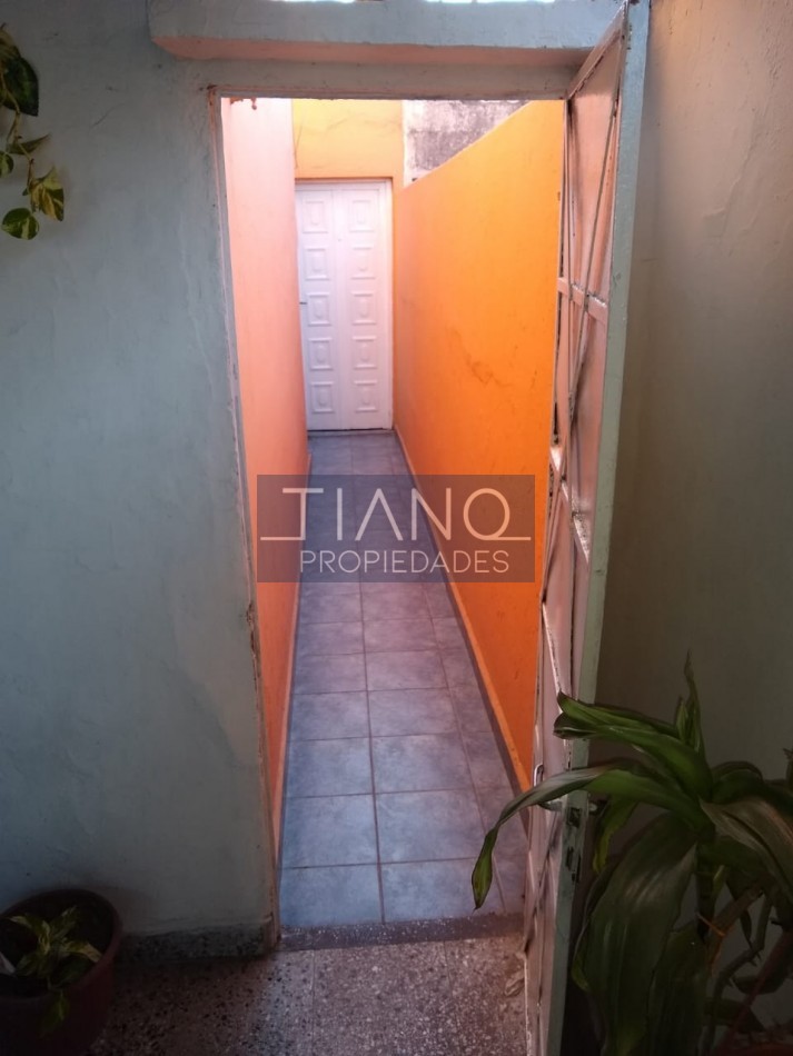 AMPLIO 4 AMBIENTES CON PATIO, PARRILLA Y LAVADERO