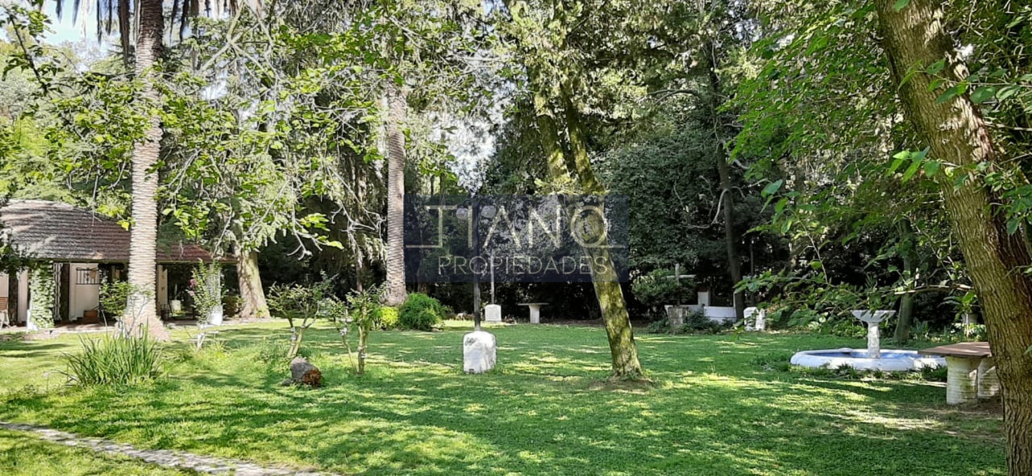 Arbolada casa de campo