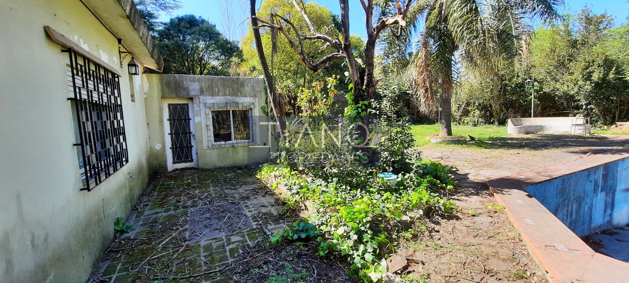 7 LOTES 1.800m2 +2 CASAS A RECICLAR