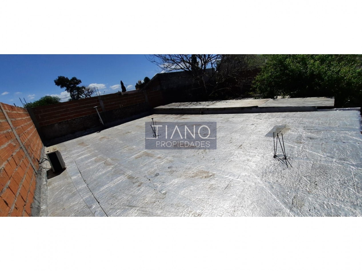 CASA EN 2 PLANTAS + DEPARTAMENTO 3 AMB - APTO CREDITO