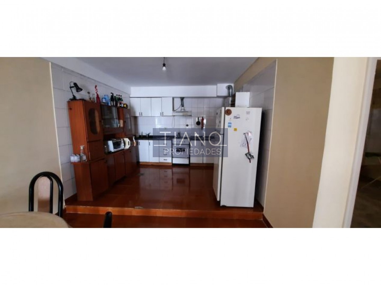 CASA EN 2 PLANTAS + DEPARTAMENTO 3 AMB - APTO CREDITO