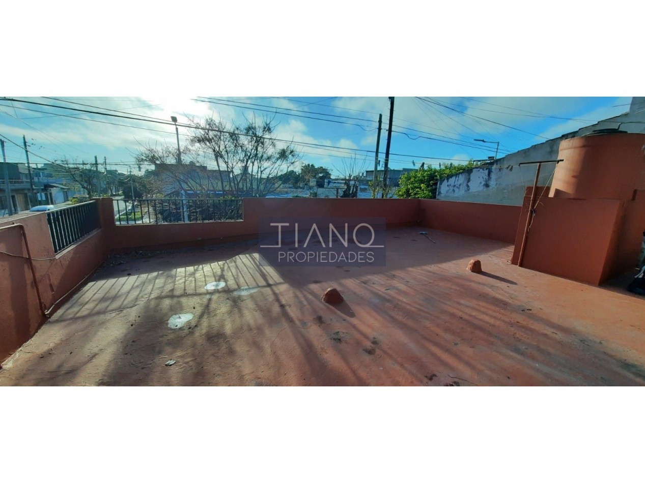  Casa 3 ambientes con terraza