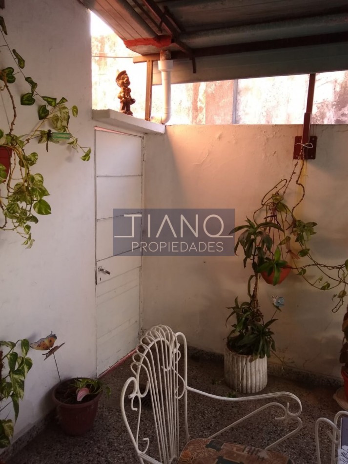 AMPLIO 4 AMBIENTES CON PATIO, PARRILLA Y LAVADERO