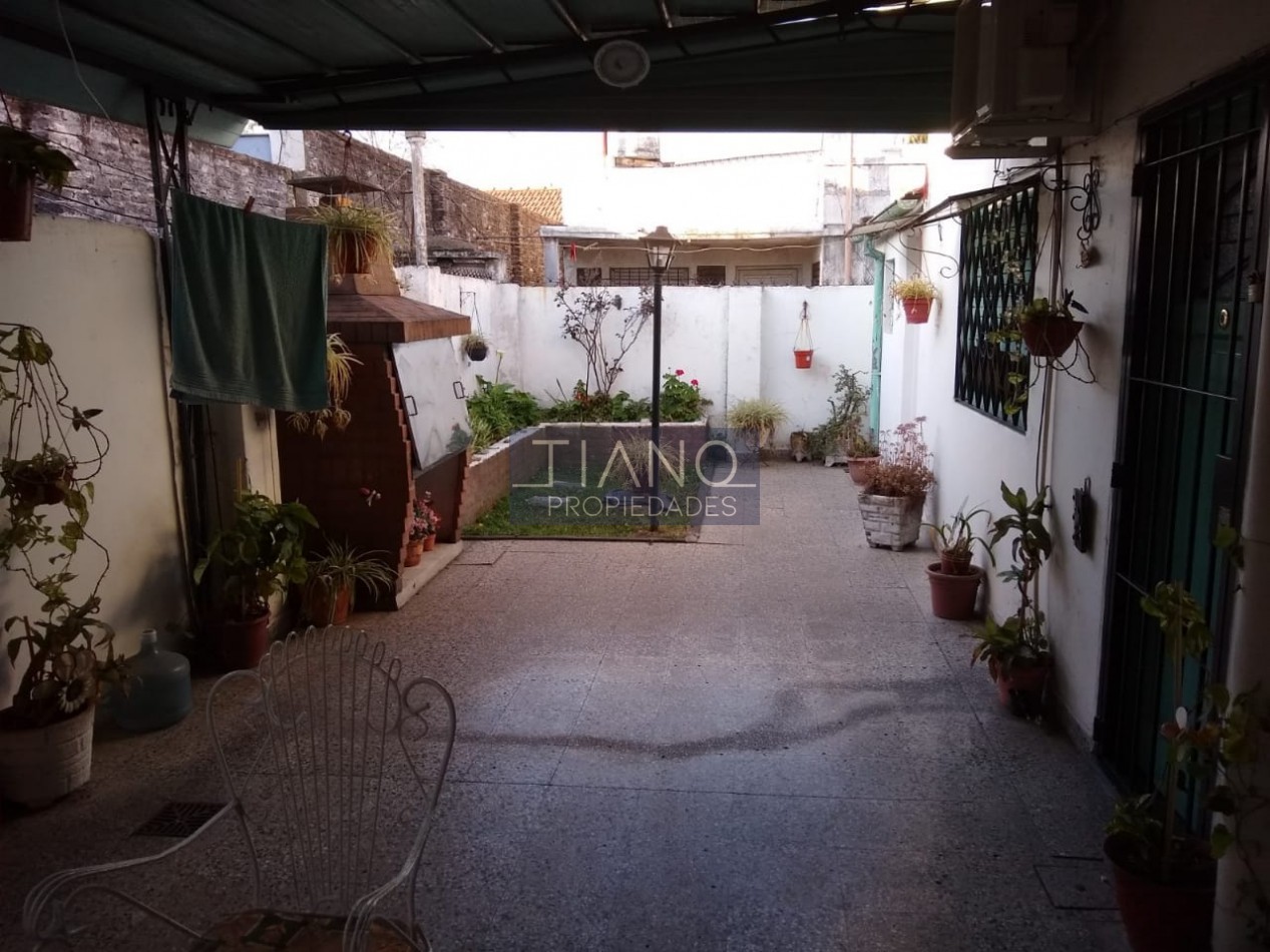 AMPLIO 4 AMBIENTES CON PATIO, PARRILLA Y LAVADERO