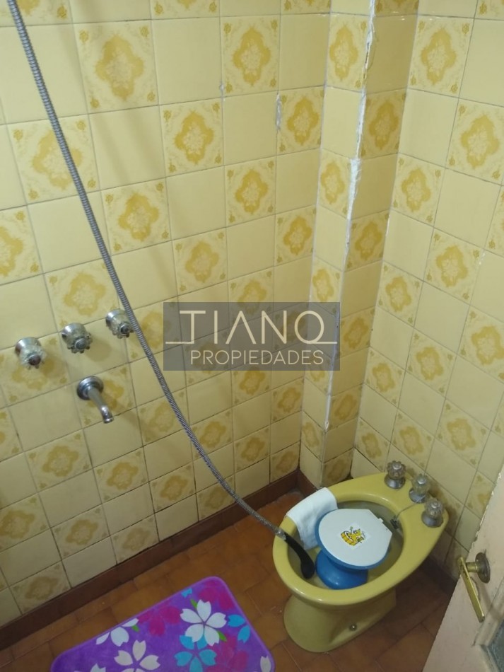 AMPLIO 4 AMBIENTES CON PATIO, PARRILLA Y LAVADERO