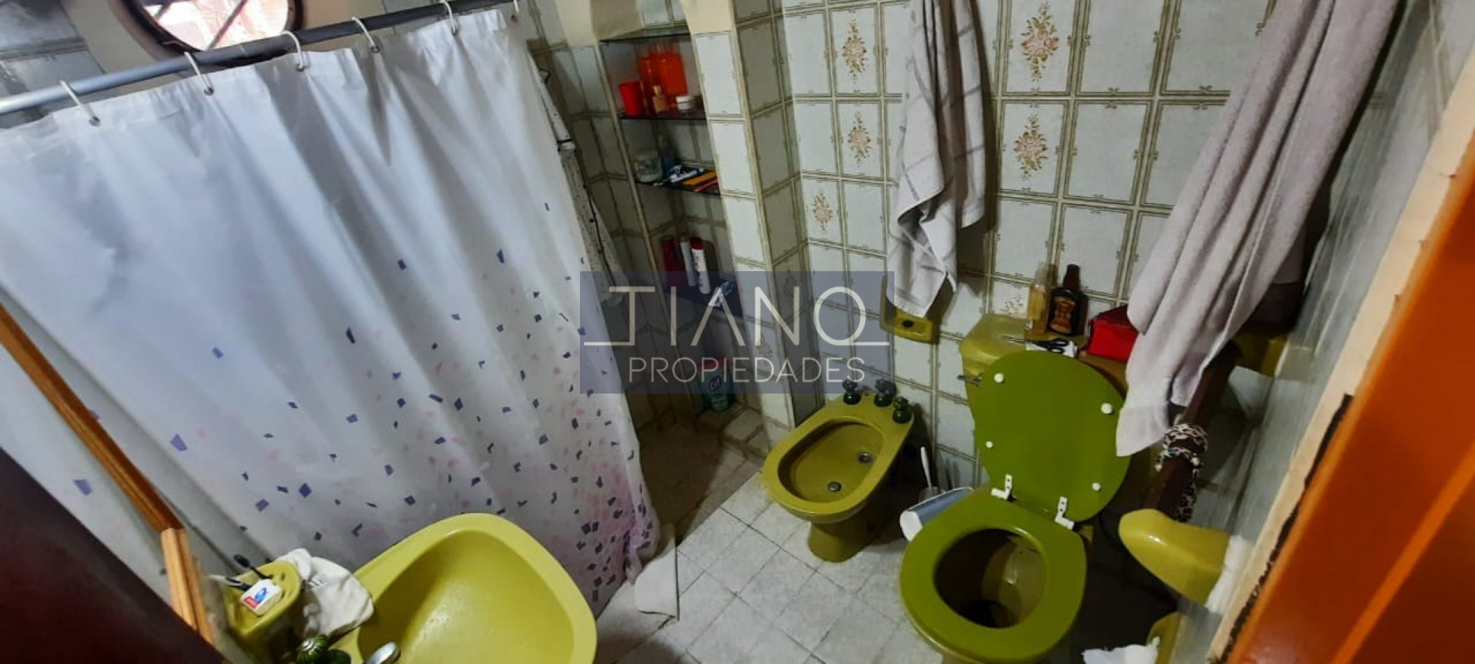 CASAQUINTA CON AMPLIA PISCINA Y PARQUE