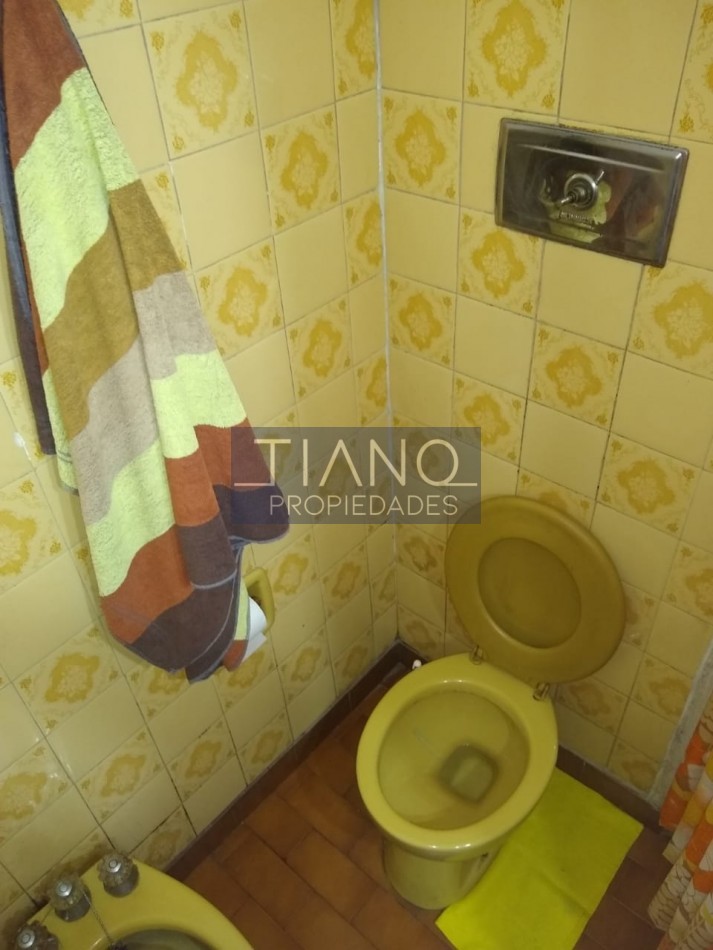 AMPLIO 4 AMBIENTES CON PATIO, PARRILLA Y LAVADERO