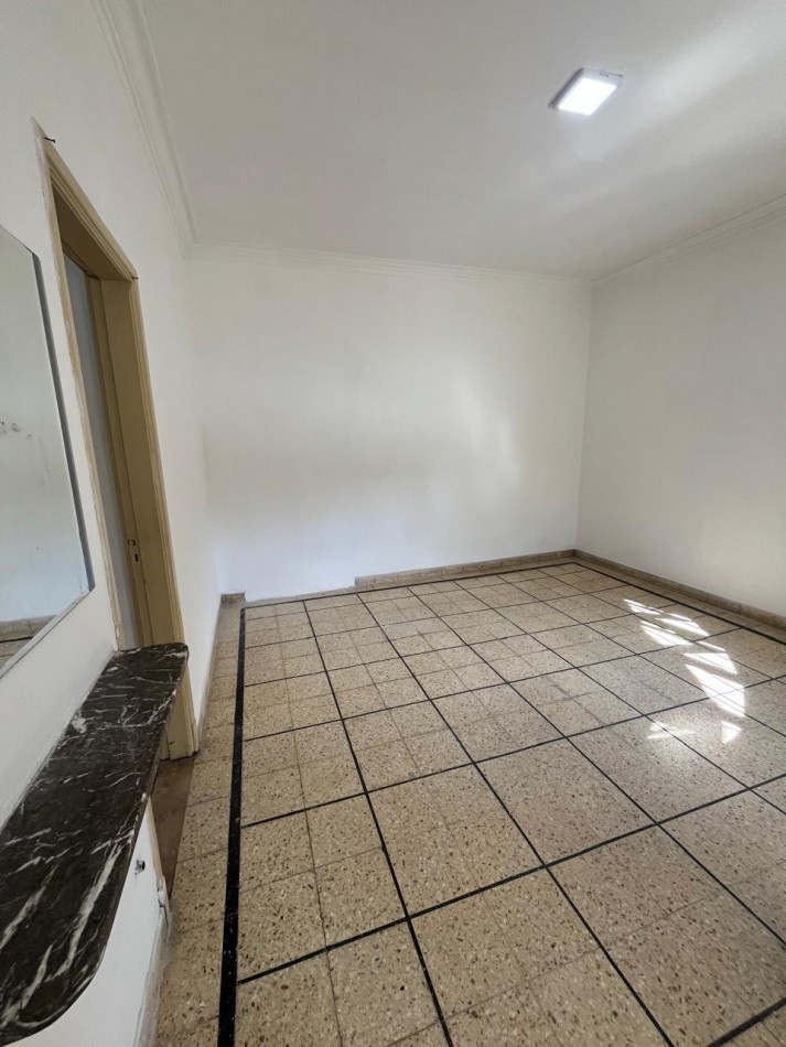 3 AMBIENTES AMPLIOS CON RECEPCION - APTO PROFESIONAL/COMERCIAL