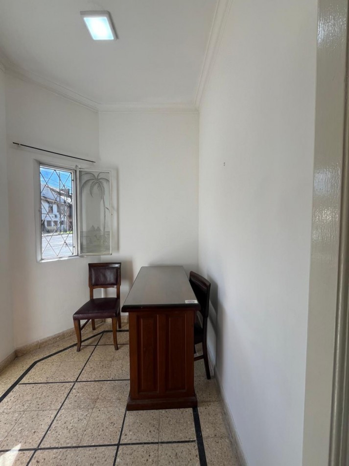 3 AMBIENTES AMPLIOS CON RECEPCION - APTO PROFESIONAL/COMERCIAL