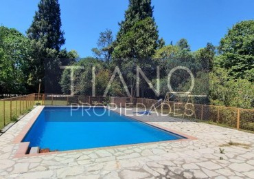 CASAQUINTA CON AMPLIA PISCINA Y PARQUE